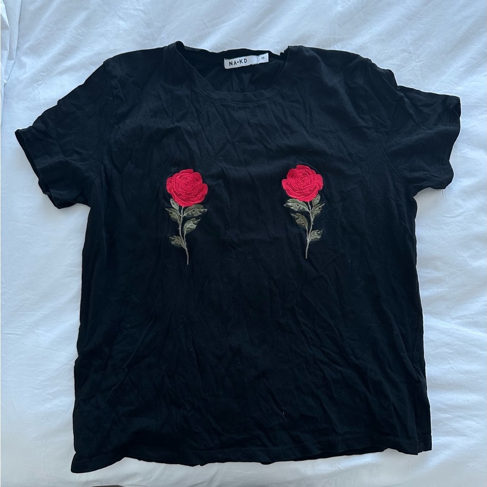 NA-KD rose t-shirt
